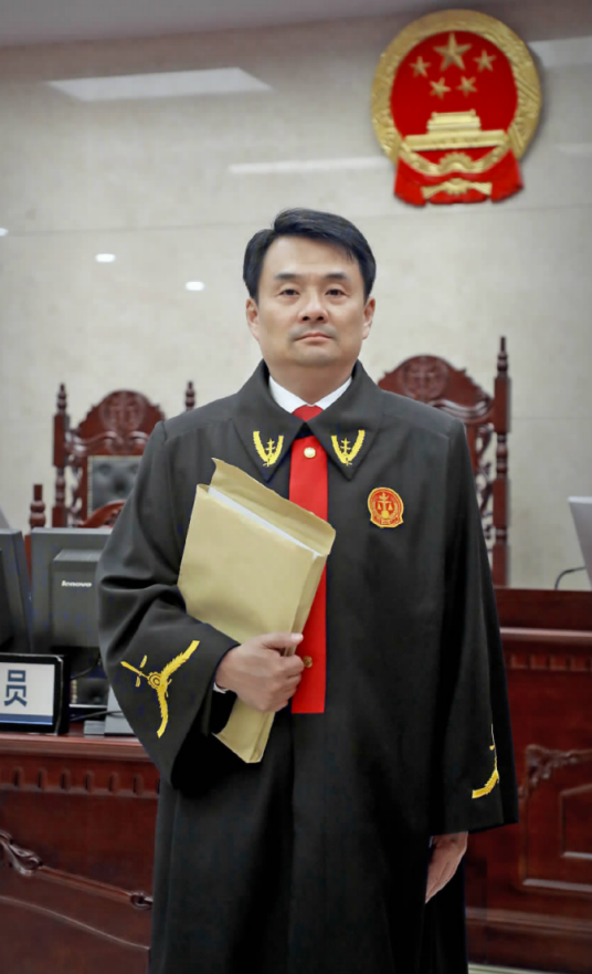 陆超(江苏省无锡市中级人民法院审判委员会委员、知识产权审判庭庭长)