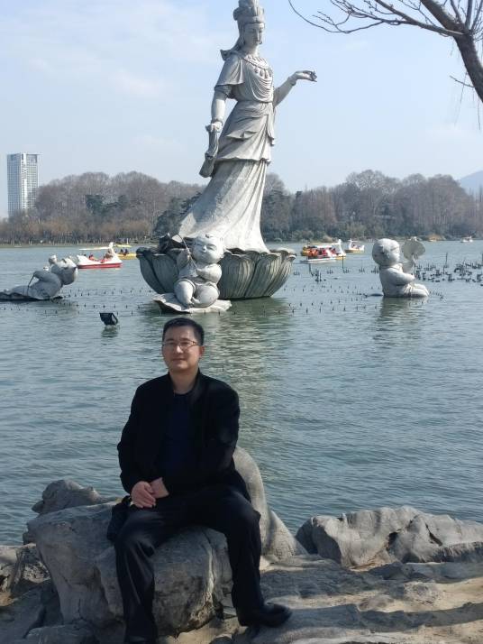 何玉（南京财经大学MBA中心副教授）