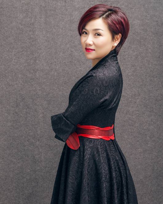 刘珍珍(河南明日恩典文化传媒有限公司股东)