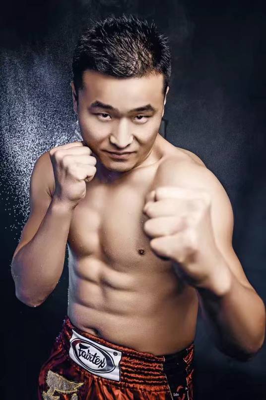 孟飞(中国国家运动员、世界自由搏击冠军、散打冠军)