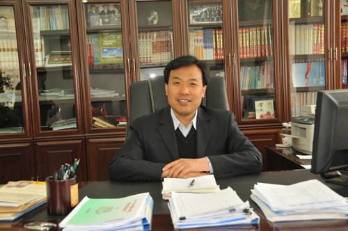 黄志(大庆市靓湖学校校长)