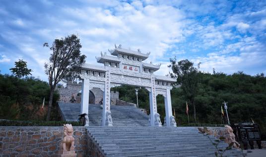 麒麟山（广东省封开县麒麟山）