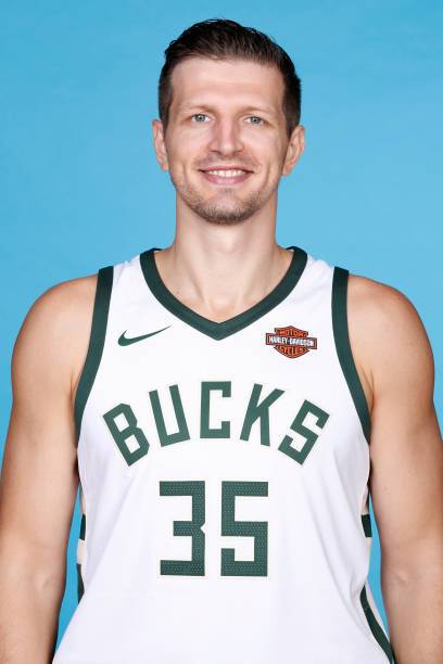 米尔扎·泰勒托维奇