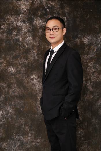 杨峰(四川大学公共管理学院教授)