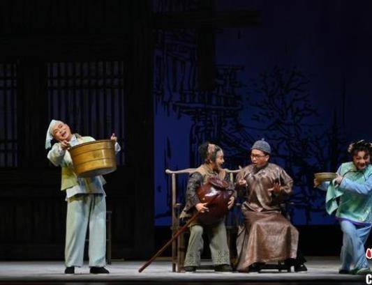 豆腐西施(湖南省第十五届精神文明建设“五个一工程”入选作品之一)