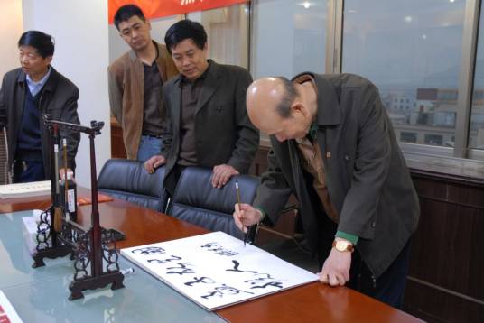 陈景新（全国工商联原驻会副主席）