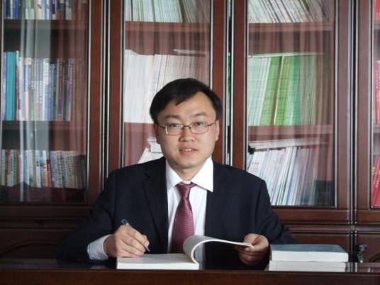 李江(东北电力大学副教授)