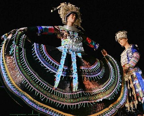 苗族服饰(湖南省、贵州省、云南省国家级非物质文化遗产)