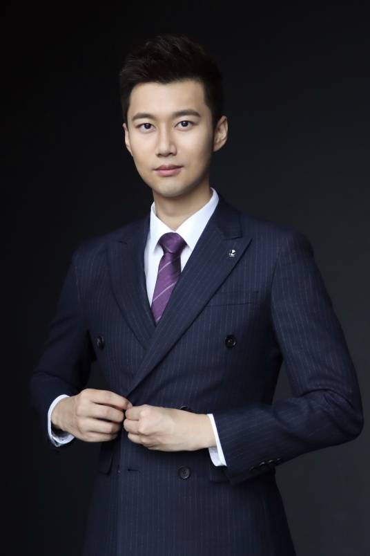 徐英伦(四川卫视主持人)