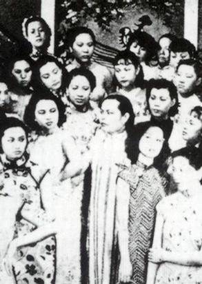 女人世界(1939年伍锦霞、鲁司联合执导电影)