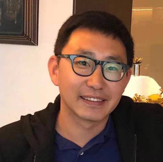 王萌(著名策展人)