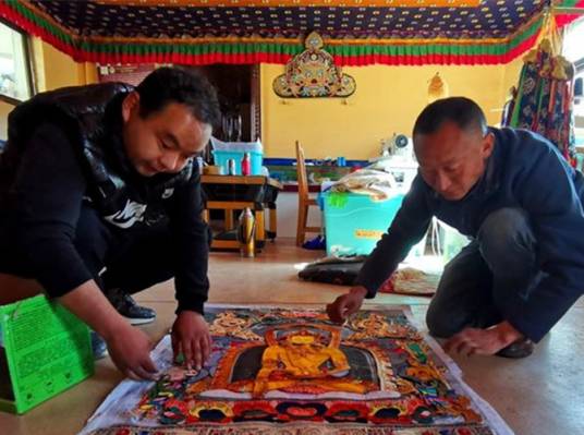 藏族唐卡（拉萨堆绣唐卡）