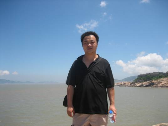 陆离(南京师范大学历史系副教授)