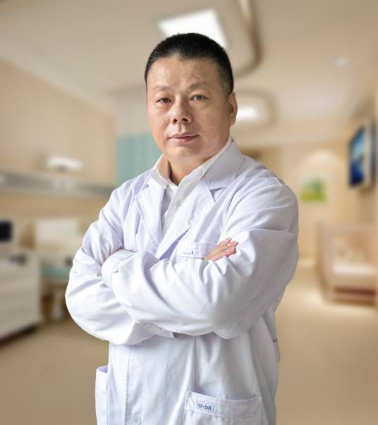 钟伟(中国中医科学院眼科医院主任医师)