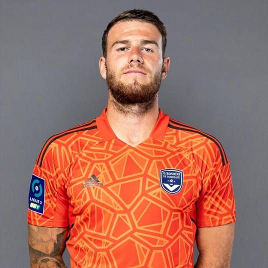 普桑(1999年1月出生的法国足球运动员)