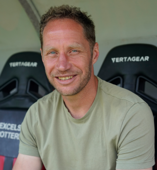 布鲁尔（1980年出生的荷兰足球运动员、足球教练）