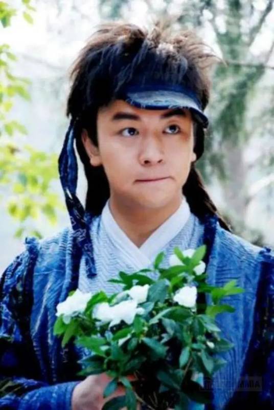 秋凤梧(青春古装武侠剧《七种武器之孔雀翎》中的男主角)