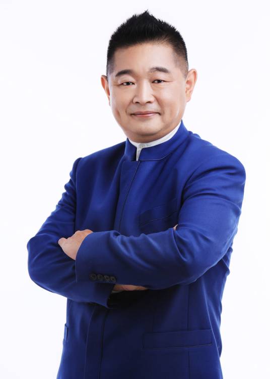 肖东坡(制片人、主持人,高级编辑)