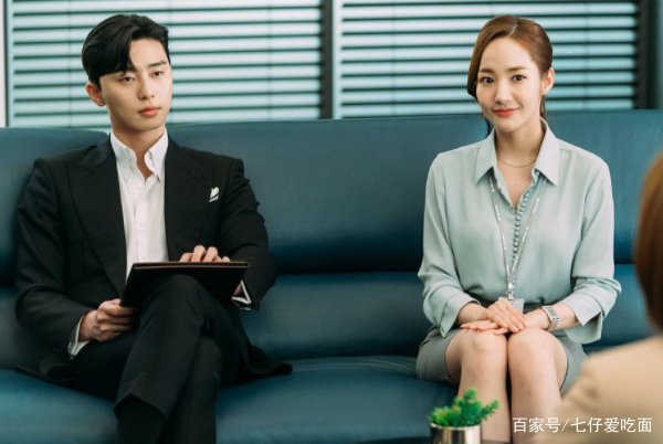 33岁杭州网红小冉抽脂感染去世，为何有那么多女性容貌焦虑？