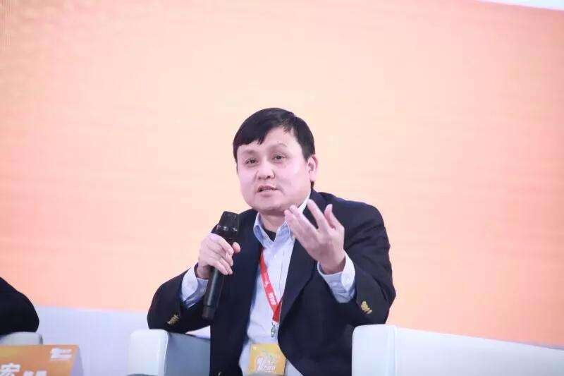 对于部分选择就地过年的人员，张文宏有何评价？