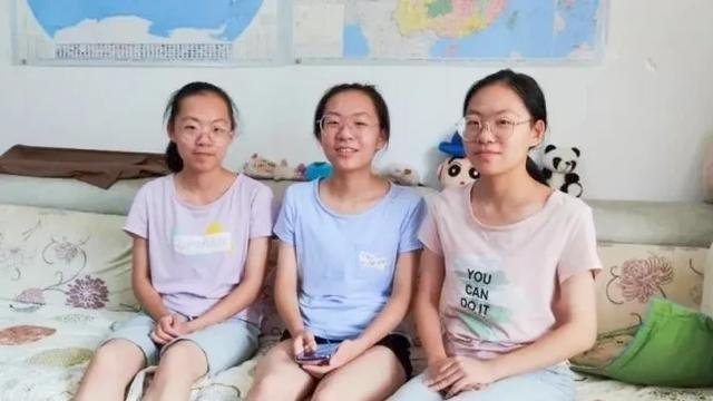 三胞胎姐妹被川大录取，他们的爸妈是怎么教育孩子的？