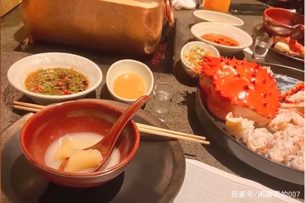 一顿火锅吃了2万多？男方中途逃单，啥火锅这么贵？真不是饭托吗？