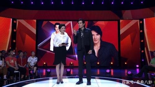 杨澜回应婚内出轨言论，和丈夫吴征相识是因为啥？