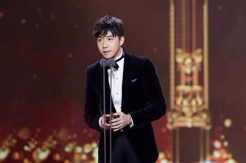 时隔多年,selina再次被问当年烧伤:为什么要恨救她的俞灏明?