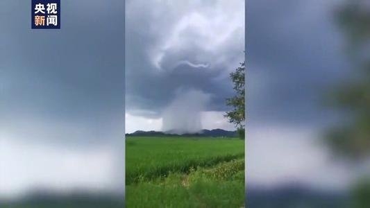 江西上饶现龙吸水现象,持续约10分钟,这种奇观的破坏力有多强?