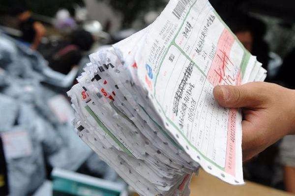 重庆尾号888888手机号法拍85万元，花85万买下这个号值当吗？