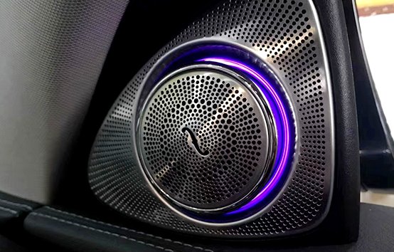 去奔驰4s店里改装柏林之声要多少钱？