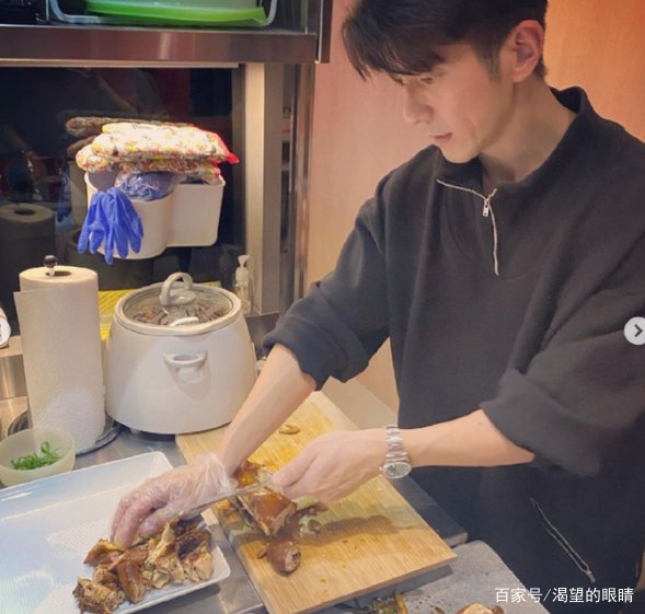 贾静雯为老公庆生，一家五口照片，你有被美到了吗？