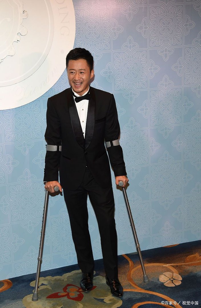 吴京曝身体状况，称每晚疼到睡不着，他这是怎么了？