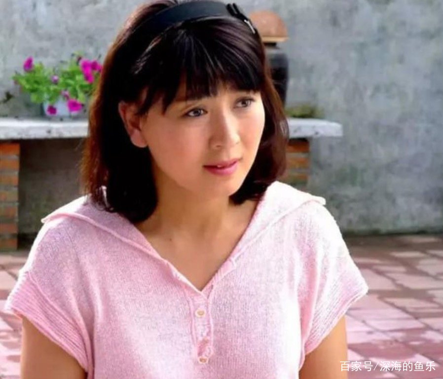 闫学晶借前夫上位，助理怒揭其丑闻，这是赵本山看不上她的原因吗？