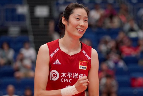 朱雪莹捐金牌，朱婷备战全运，陆续出关的奥运健儿们都在忙什么？