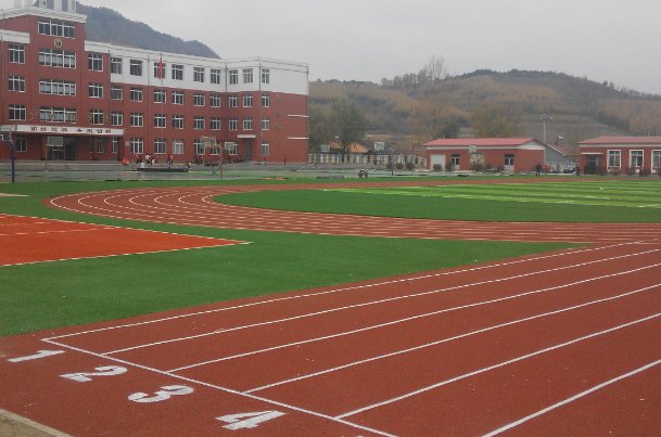 你如何看待操场埋尸案改编电影未获被害人家属授权这件事？