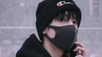 严浩翔高考后发个人微博，他在娱乐圈的发展如何？