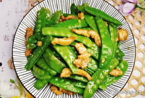 荷兰豆炒肉怎么做，吃起来清香味十足，好吃不油腻呢？