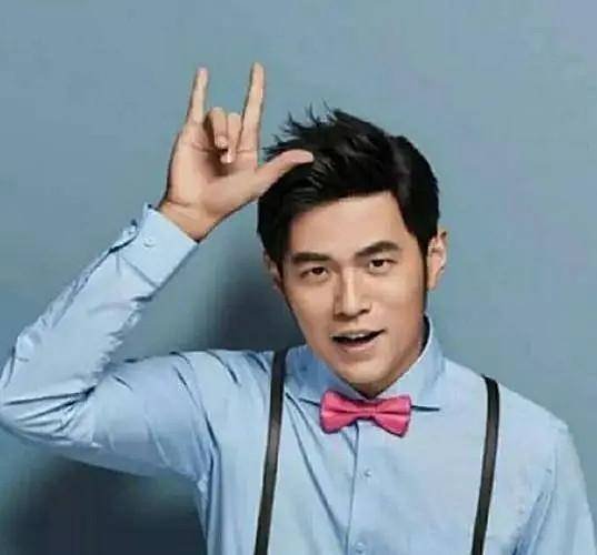 周杰伦账号被粉丝差评淹没，黑粉扬言要骂到他退网，原因是什么？