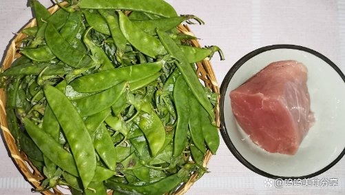 荷兰豆炒肉怎么做，吃起来清香味十足，好吃不油腻呢？