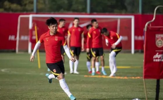 中国足球正在低谷期，国家队水平不断下滑，国足到底弱在哪里？