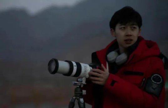 喜马拉雅山脉爆发红色精灵闪电，这一幕是如何被捕捉到的？