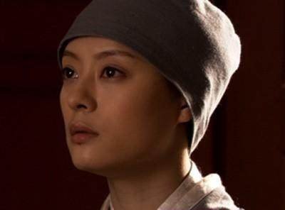 《甄嬛传》皇后为何没在宫外除掉甄嬛？