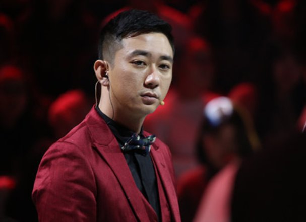 在王自健“被家暴”的这段婚姻中，王自健妻子做了哪些过分的事？