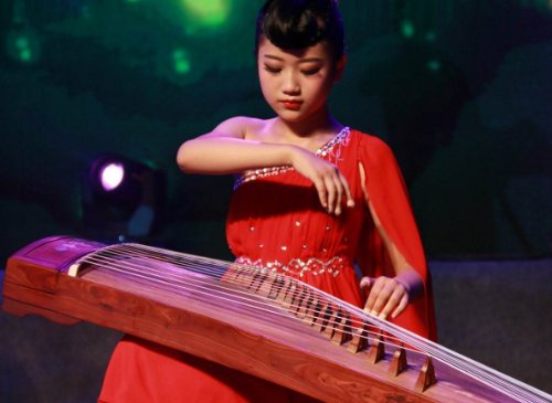 求好听的歌曲名字，超好听的那种，谢谢。