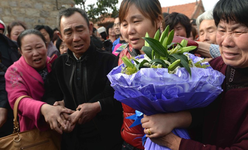 四川一老人街头问路巧遇失联24年的女儿，认亲现场出现了哪些感人一幕？