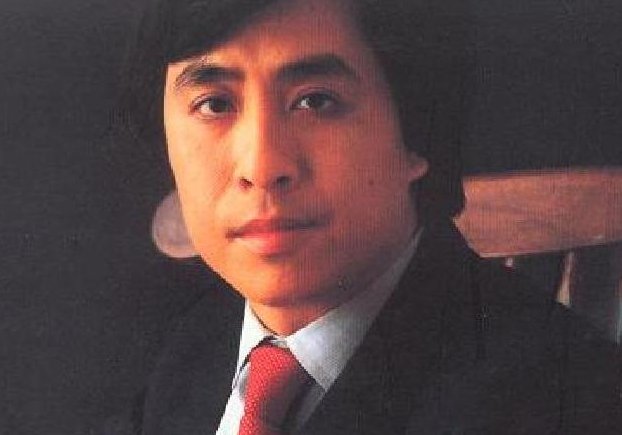 万里长城永不倒原唱是？