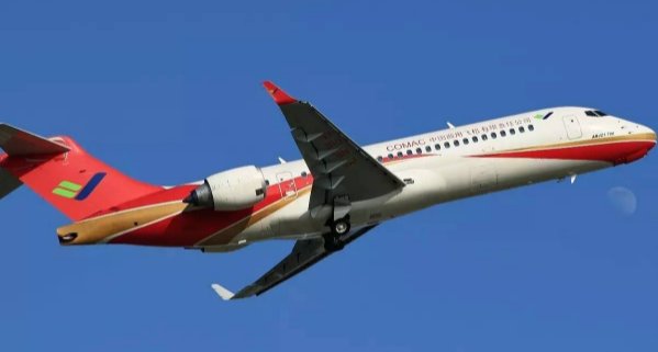 东航客机垂直坠毁，飞机失事的潜在原因有哪些？