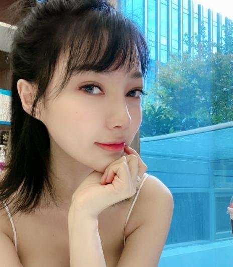 郭美美爆料大瓜，黄景瑜不禁眼泪掉下来，原来两人还有哪些关系？