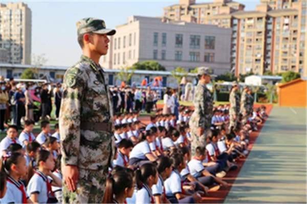 思修作业，中国精神的主要内容是什么？如何弘扬中国精神？